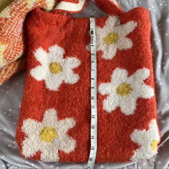 Free People Floral a tote and Scarf - Picture 9 of 16